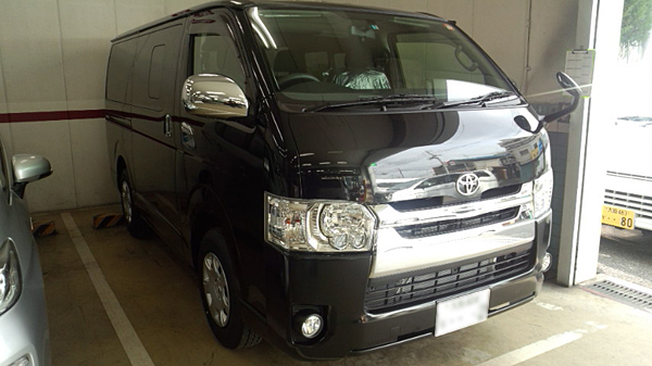 メーカー：トヨタ　車両名：ハイエース　スーパーGL　納車地域：吹田市　男性