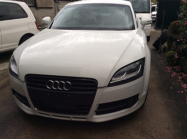 メーカー：アウディ　車両名：TT　クーペ　2.0TFSI　納車地域：大阪市　男性