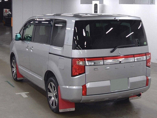 三菱 デリカ D5 納車地域:大阪府吹田市 男性 三菱 デリカ D5 納車地域:大阪府吹田市 男性