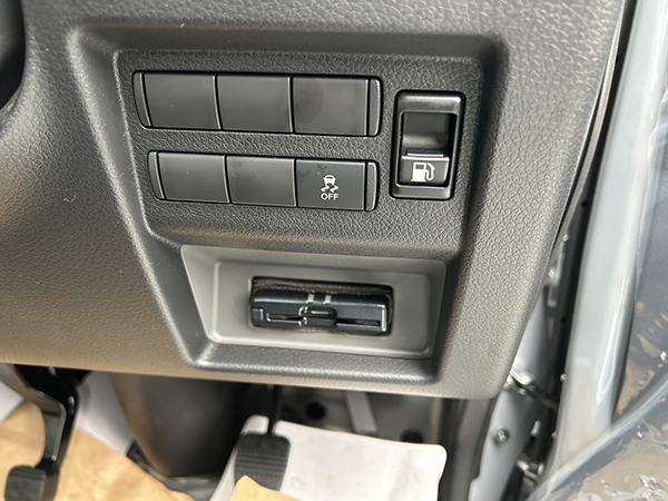 日産　キャラバン　NV350　EX3人乗りガソリン　納車地域：大阪府箕面市　法人