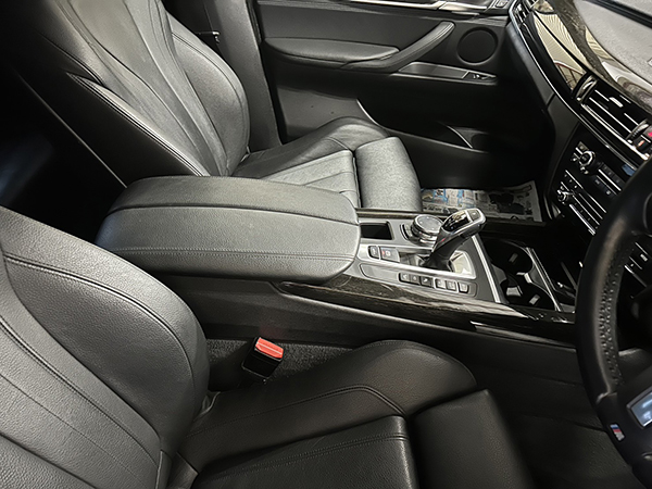 BMW X5 35D Mスポーツ 納車地域:大阪府吹田市 男性 BMW X5 35D Mスポーツ 納車地域:大阪府吹田市 男性