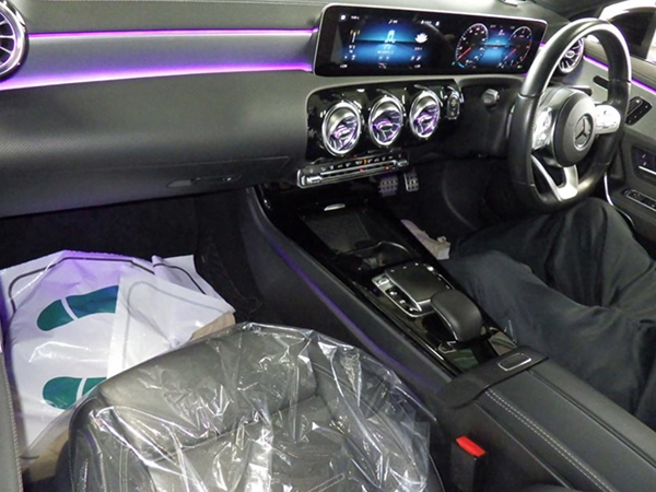 ベンツ Aクラス グレード:A200D AMGライン 納車地域:大阪府豊中市 個人 ベンツ Aクラス グレード:A200D AMGライン 納車地域:大阪府豊中市 個人