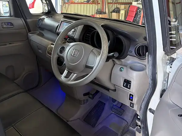 ホンダ　N-BOX　納車地域：大阪府吹田市　男性