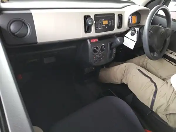 スズキ　アルト　グレードL　納車地域：大阪府吹田市　法人