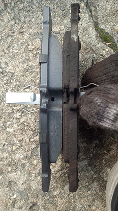 リアブレーキパッド交換