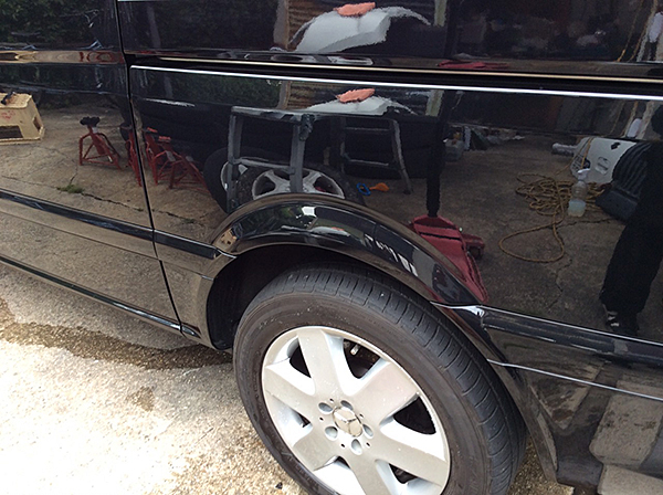 メーカー：ベンツ　車両名：350アンビアンテ　ローターとパッドの交換