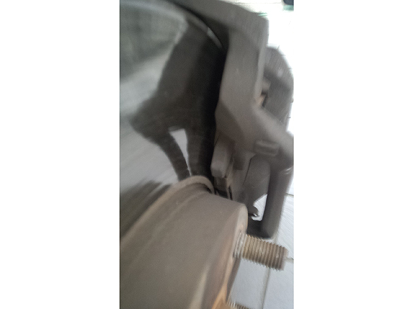 メーカー：トヨタ　車両名：エスティマ　ブレーキパッドの交換　地域：豊中市　男性