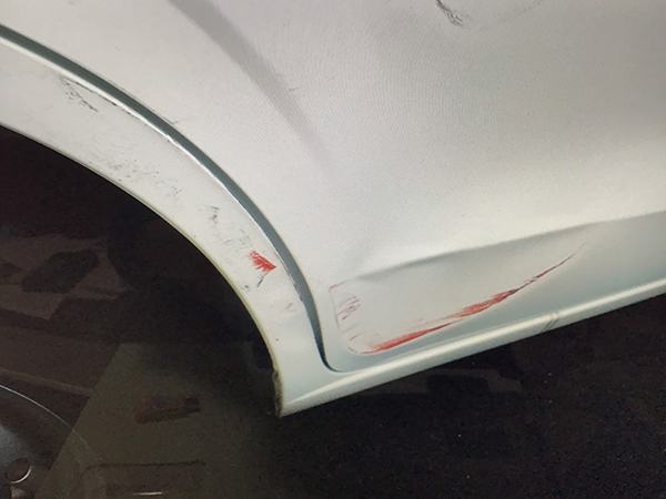 メーカー：スズキ　車両名：アルト　HA36V　巻き込み事故で破損したドア交換　地域：吹田市　個人