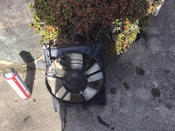 メーカー：ダイハツ　車両名：タント　車検時に回らない電動ファンの交換　地域：豊中市　個人