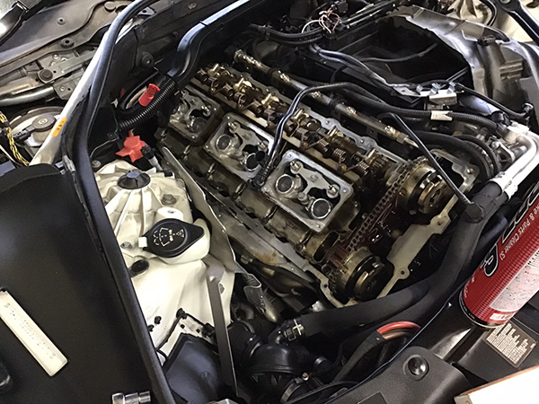 メーカー：BMW　車両名：6シリーズ　ヘッドガスケットからオイル漏れが発生　地域：吹田市　個人　男性