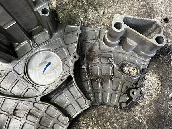 MG　ZT-T　エンジンをかけるとガラガラと異音がなる　地域：豊中市　男性