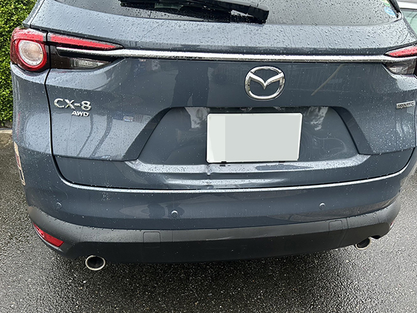 マツダ　CX-8　信号待ちをしていた時に、後ろから追突され、バックドアなど損傷　地域：吹田市　男性