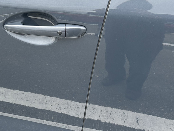 マツダ　CX-8　信号待ちをしていた時に、後ろから追突され、バックドアなど損傷　地域：吹田市　男性