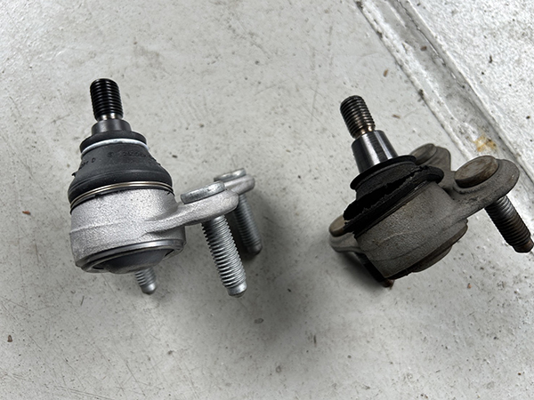 フォルクスワーゲン　ゴルフファイブ　破れたダストブーツの交換　地域：豊中市　個人