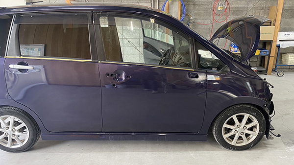 ダイハツ　ムーブ　カスタム　自転車とぶつかって車体右側を修理　地域：吹田市　個人