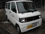 三菱 ミニキャブ(MINICAB) GBD-U61V 右スライドドア凹みの修理:吹田市 法人